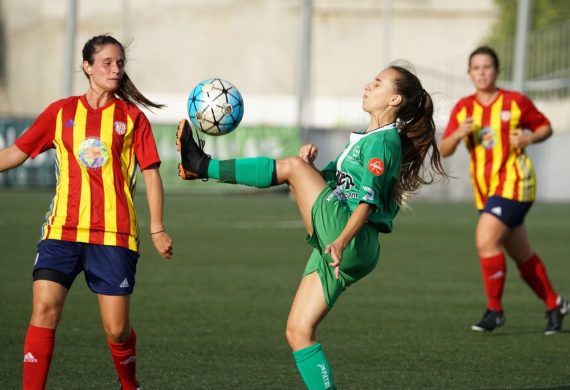 CRÓNICA FEM | AEC MANLLEU 1-6 PRIMER EQUIPO