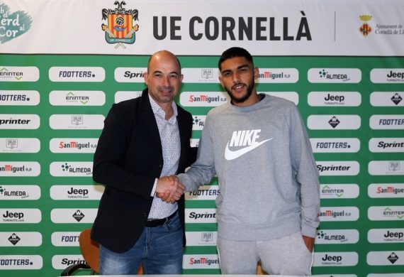 GONZALO CARMONA FIRMA SU PRIMER CONTRATO PROFESIONAL CON LA UE CORNELLÀ