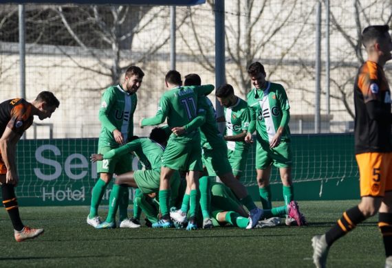 NUEVO AÑO, VIEJAS COSTUMBRES (1-0)