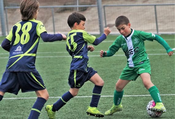 EL FUTBOL BASE DE LA FUNDACIÓ UEC ES POSA EN MARXA