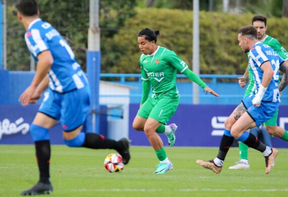 LUISAO MACÍAS FITXA PEL RC DEPORTIVO